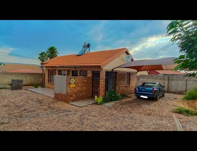 3 BEDROOM HOUSE FOR SALE IN PHILIP NEL PARK